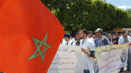 في اليوم العالمي للممرض : مسيرة احتجاجية للممرضين بالرباط بين تنديد بالمطالب وانتظار للمصير
