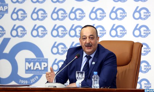 هذا هو عدد الصحف الإلكترونية الملائمة و الجهات التي يتكز فيها أكبر عدد  واللغات المعتمدة