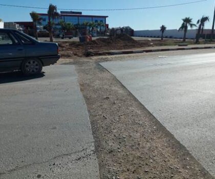 الجديدة.. شوارع المدينة تتعرض “لمجزرة حقيقية” بحفرها من قبل شركات وتركها دون ترميم