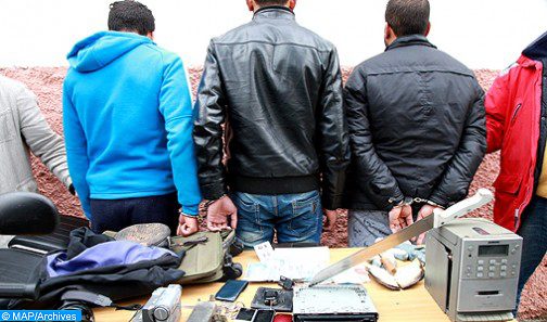 فاس: توقيف ثلاثة أشخاص بأوطاط الحاج وحجز أزيد من طن من المخدرات وسيارتين