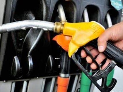 رغم هبوط سعر النفط عالميا إلى 25% ، محطات الوقود بالمغرب لازالت “تمص دماء“ المواطنين