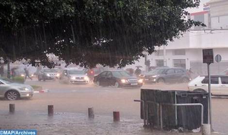زخات مطرية رعدية قوية بعدد من مناطق المغرب