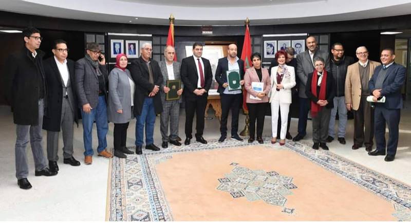 وزارة.. اتفاق اجتماعي ثنائي يرفع أجور الصحافيين بزيادة قدرها 2000 درهم شهريا