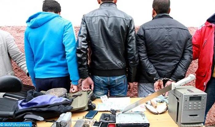 الشرطة تحيل 8 أشخاص على المحكمة لتورطهم في تزوير جوازات سفر للهجرة السرية مقابل مبالغ مالية