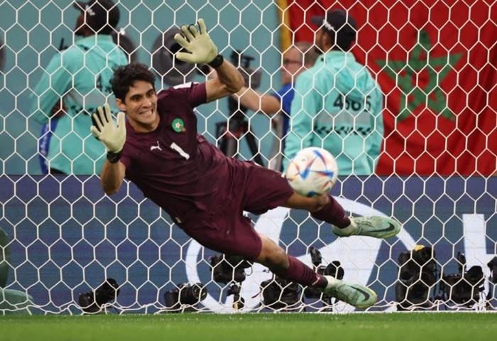ياسين بونو في المركز الـ 13 في تصنيف الكرة الذهبية لعام 2023