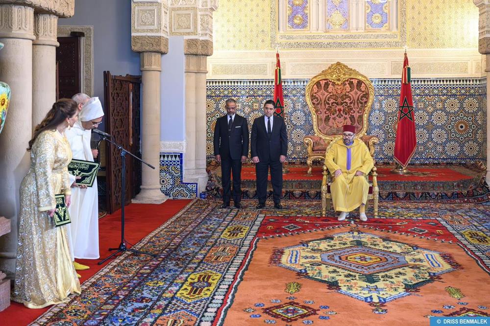 الملك يعين عددا من السفراء الجدد