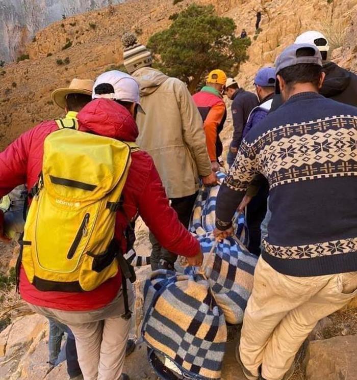 مصرع مُتسلقة مغربية بعد سقوطها من قمة جبل الممر السياحي بأزيلال