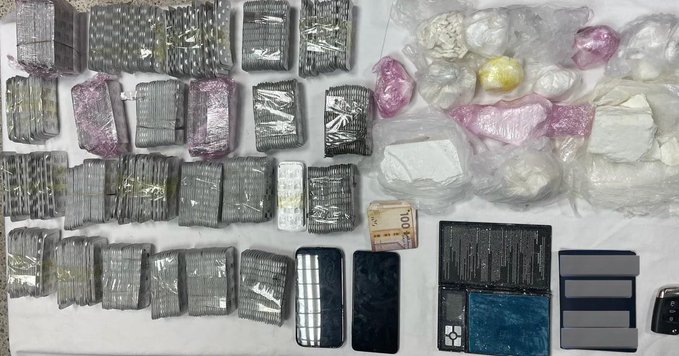 توقيف شخصين متلبسين في حيازة و ترويج المخدرات والمؤثرات العقلية بأكادير