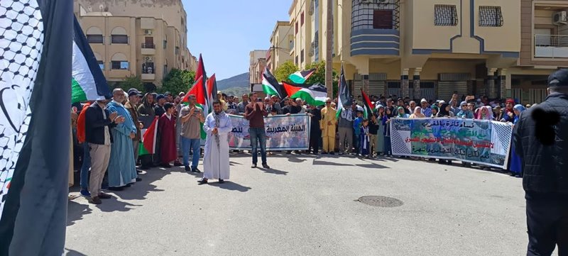 تازة.. مواطنون يتظاهرون تضامنا مع سكان .غـ..ـز.ة الذين يتعرضون للإ.بـ..ـادة