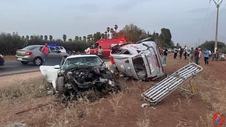 أزيلال.. مصرع شخص وإصابة عشرة آخرين إصابات متفاوتة الخطورة في حادثة سير مميتة