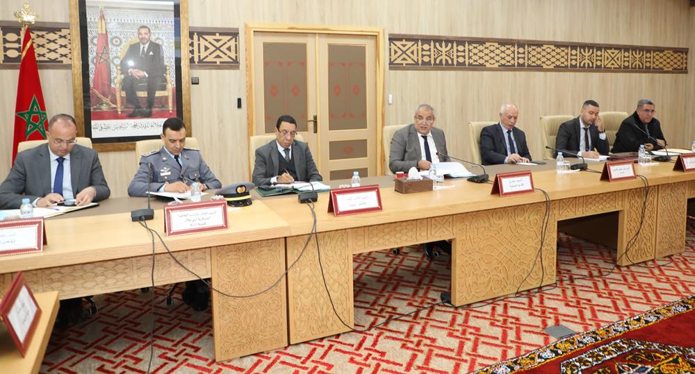 خنيفرة.. اجتماع لجنة اليقظة والتتبع لمواجهة موجة البرد تشمل 49 دوارا مع تخصيص 26 نقطة لهبوط هيليكوبتر