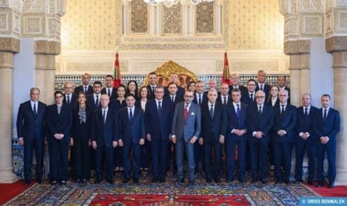 الملك يستقبل أعضاء الحكومة المغربية في صيغتها الجديدة