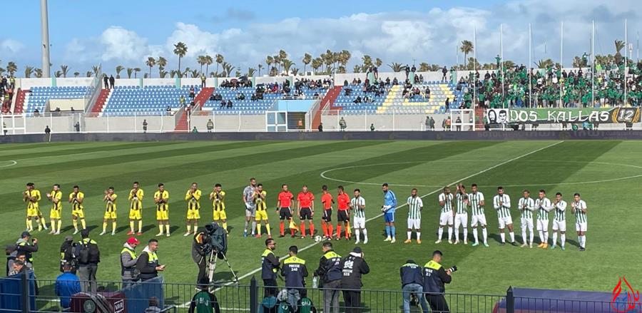 الدفاع الحسني الجديدي يتعادل مع ضيفه المغرب الفاسي بحضور النجم بيكيه مدافع برشلونة السابق