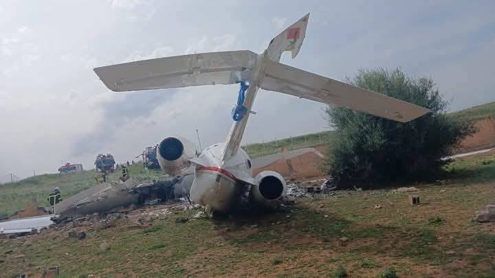 سقوط طائرة في مطار فاس سايس انحرفت عن المدرج أثناء هبوطها
