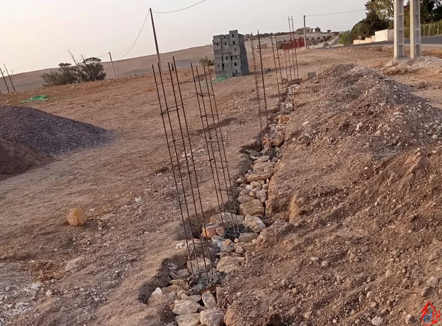 سطات.. جمعية مهد الخير بأولاد الصغير تقوم ببناء سور لمقبرة دوار أجدورة تالوايت