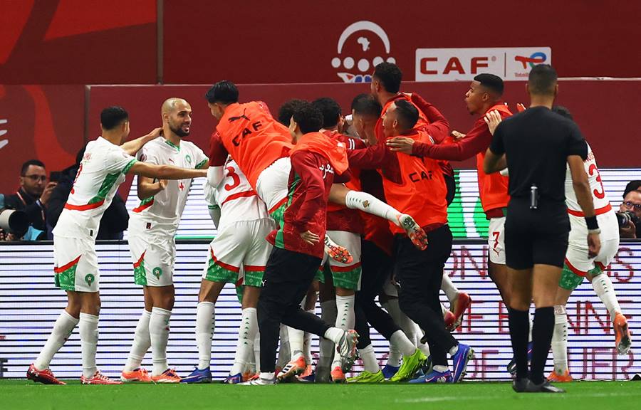 المغرب يثأر من الكاميرون بعد 38 عاما ويلحق بالسنغال الى نصف النهائي