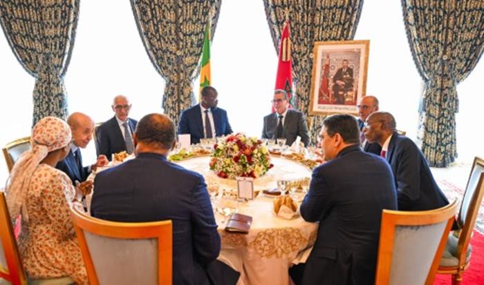 الملك يقيم مأدبة غداء على شرف الوزير الأول السنغالي والوفد المرافق له
