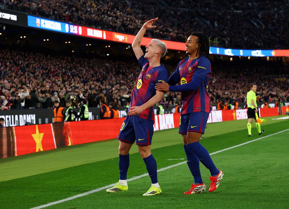برشلونة يستعيد الصدارة من ريال بثلاثية منها مقصية لجمال في بطولة إسبانيا