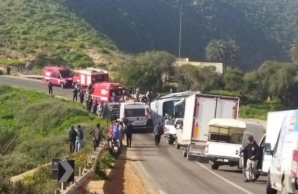 سيدي إفني.. مصرع أربعة من عناصر الأمن و إصابة 26 آخرين إثر حادثة سير تعرضت لها حافلة تقل 44 منهم